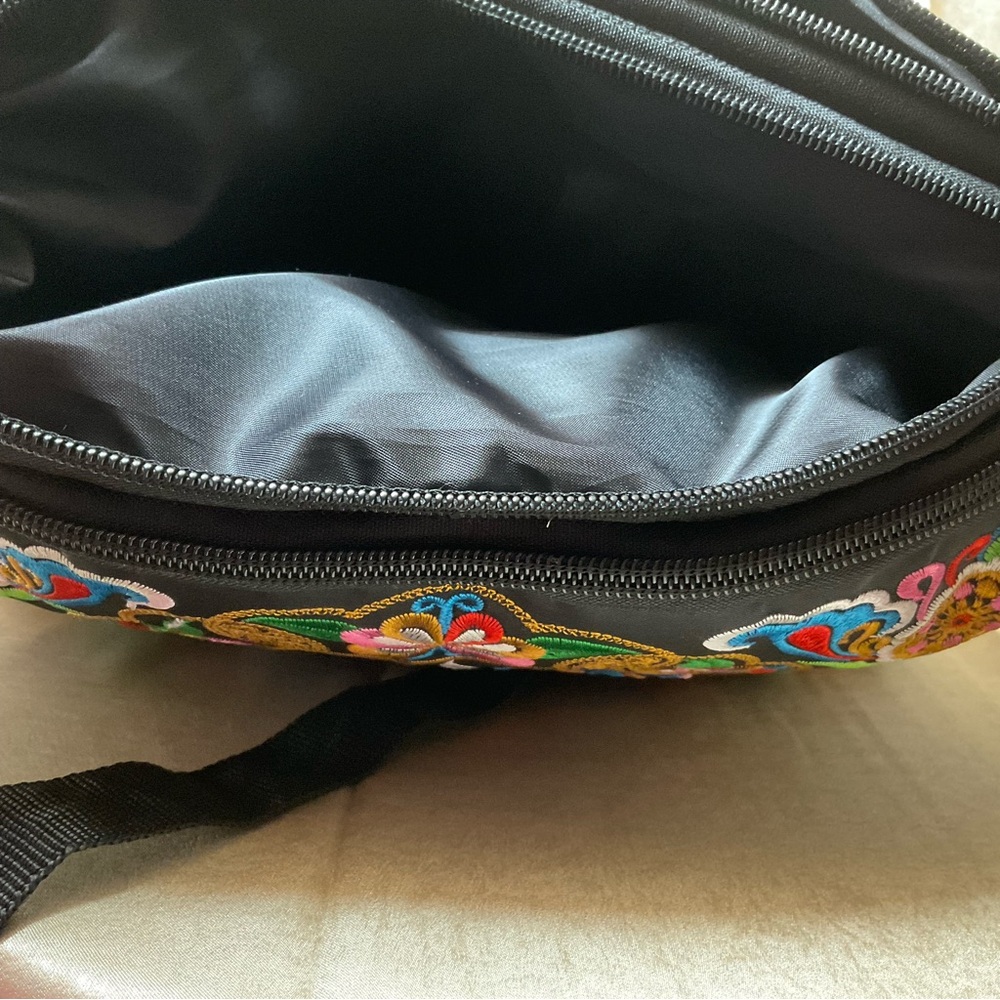 Embroidered crossbody bag with three separate zippered compartments, NWOT - Picture 6 of 16